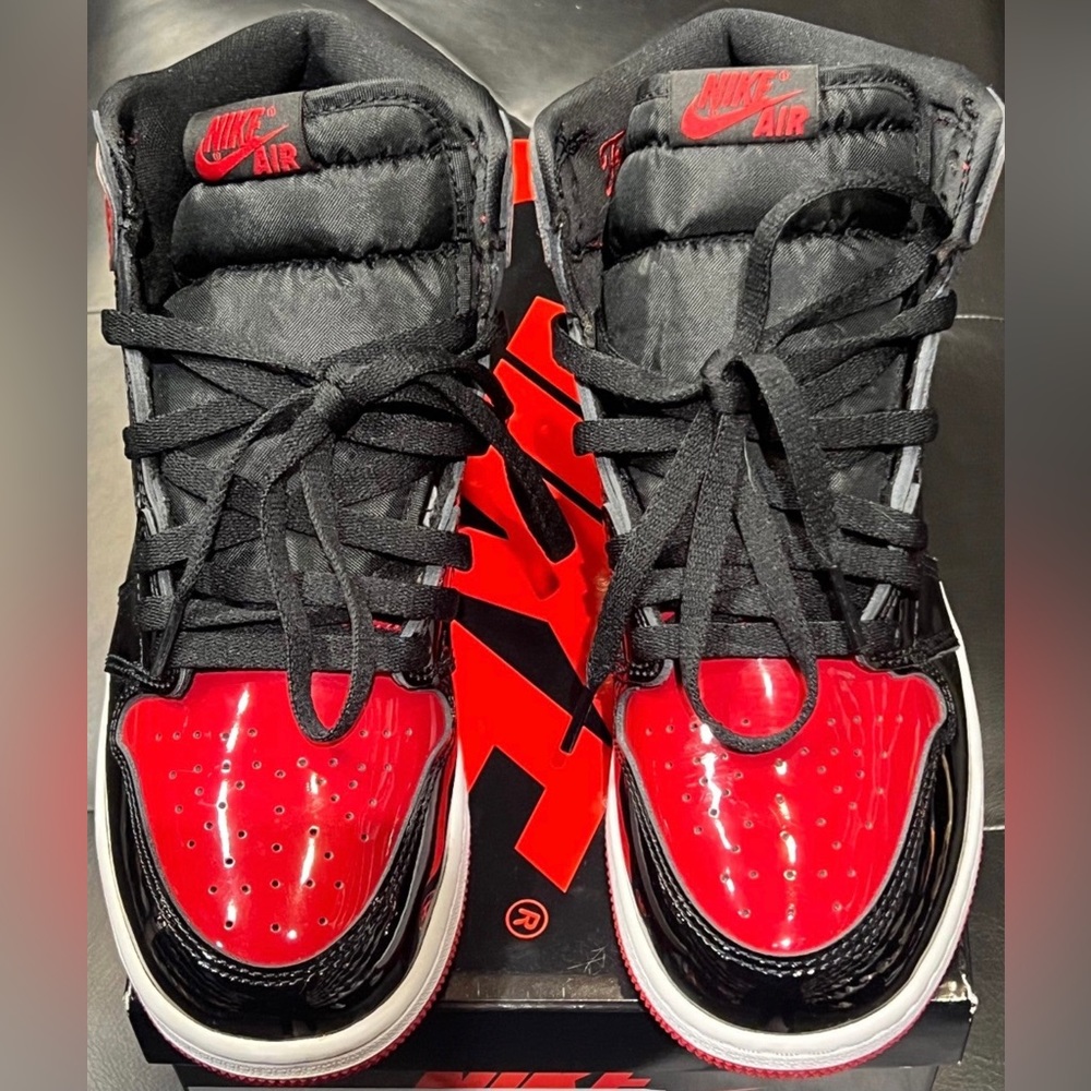 Air Jordan 1 - Size 7Y